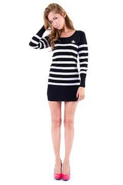 Rady☆ポイントシャンデリア☆ボーダーニットワンピ☆ブラック×シルバーラメ☆新品 < ブランド Rady☆ポイントシャンデリア☆ボーダーニットワンピ☆ブラック×シルバーラメ☆新品 < ブランドの