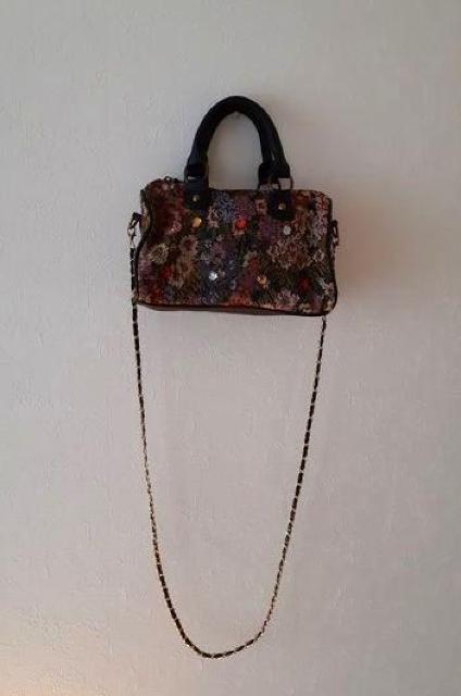 a.v.v アーヴェヴェ◆レトロ花柄 ラインストーン 2way ハンドバッグ ポシェット ショルダーバッグ ポーチ < ブランド  a.v.v アーヴェヴェ◆レトロ花柄 ラインストーン 2way ハンドバッグ ポシェット ショルダーバッグ ポーチ < ブランドの