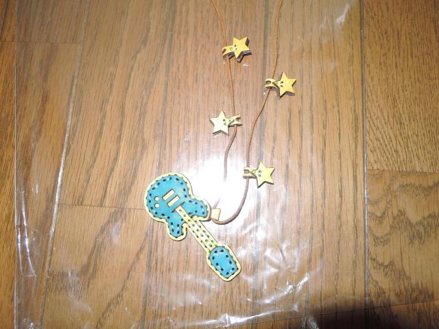 新品 OJAGA DESIGN × すーぱーそに子 レザー ネックレス ギター 革 ☆星 オジャガデザイン < アニメ/コミック/キャラクター  新品 OJAGA DESIGN × すーぱーそに子 レザー ネックレス ギター 革 ☆星 オジャガデザイン < アニメ/コミック/キャラクターの