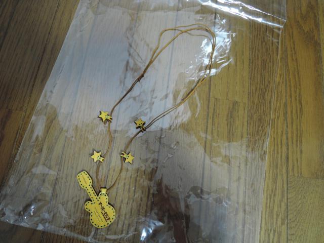 新品 OJAGA DESIGN × すーぱーそに子 レザー ネックレス ギター 革 ☆星 オジャガデザイン < アニメ/コミック/キャラクター  新品 OJAGA DESIGN × すーぱーそに子 レザー ネックレス ギター 革 ☆星 オジャガデザイン < アニメ/コミック/キャラクターの