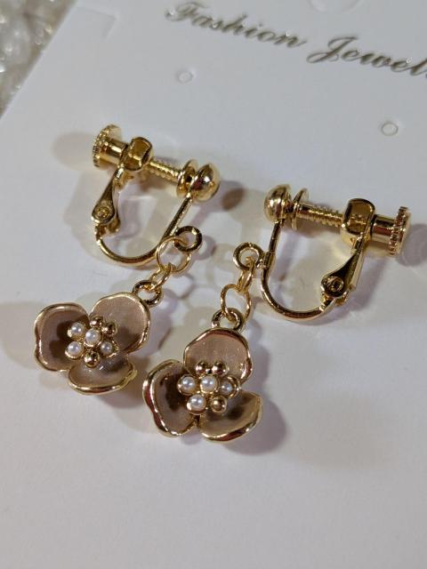 *HM*『ミルクティー色』A☆イヤリング☆ネジバネ式 < 女性ファッション  *HM*『ミルクティー色』A☆イヤリング☆ネジバネ式  < 女性ファッションの