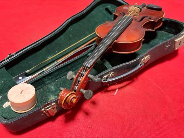 SUZUKI バイオリン 1/8サイズ NO.101 ケース付1903-08-1 < ホビー SUZUKI バイオリン 1/8サイズ NO.101 ケース付1903-08-1 < ホビーの