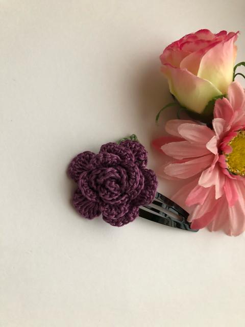 ハンドメイド スリーピン パッチンピン 薔薇 パープル < 女性ファッション  ハンドメイド スリーピン パッチンピン 薔薇 パープル < 女性ファッションの