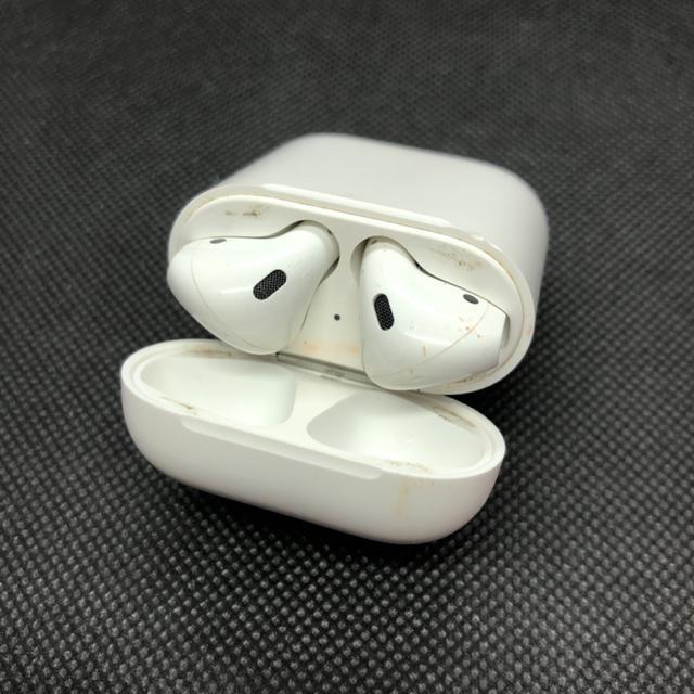 即決 純正品 Apple アップル AirPods エアーポッズ 第二世代 < 家電/AV  即決 純正品 Apple アップル AirPods エアーポッズ 第二世代 < 家電/AVの