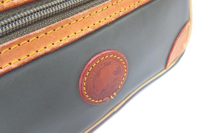 HUNTING WORLD ハンチングワールド バチュークロス セカンドバッグ クラッチバッグ カーキ < ブランド HUNTING WORLD ハンチングワールド バチュークロス セカンドバッグ クラッチバッグ カーキ < ブランドの