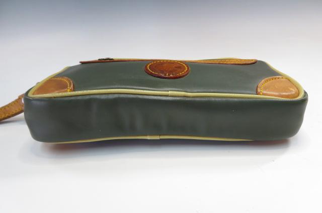 HUNTING WORLD ハンチングワールド バチュークロス セカンドバッグ クラッチバッグ カーキ < ブランド HUNTING WORLD ハンチングワールド バチュークロス セカンドバッグ クラッチバッグ カーキ < ブランドの