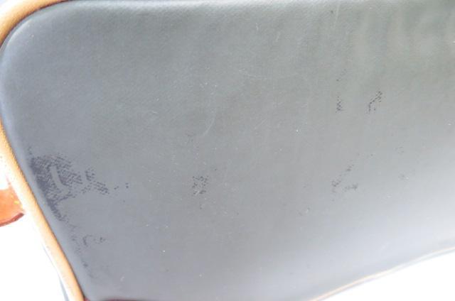 HUNTING WORLD ハンチングワールド バチュークロス セカンドバッグ クラッチバッグ カーキ < ブランド HUNTING WORLD ハンチングワールド バチュークロス セカンドバッグ クラッチバッグ カーキ < ブランドの