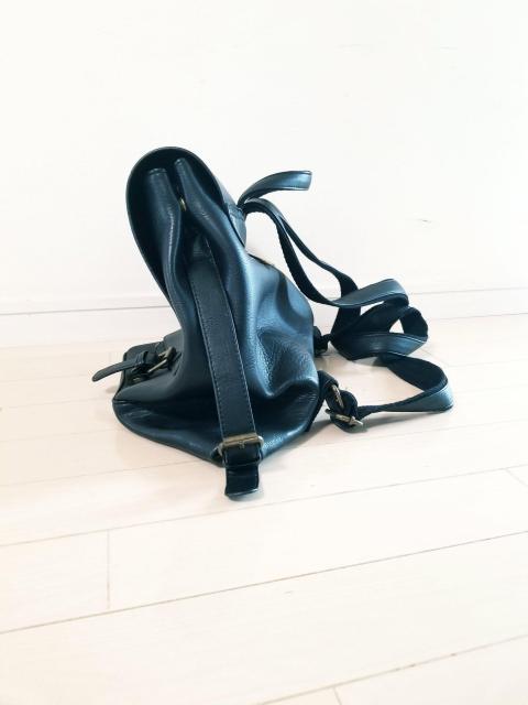 レザー リュック 黒 バッグ < 女性ファッション  レザー リュック 黒 バッグ < 女性ファッションの