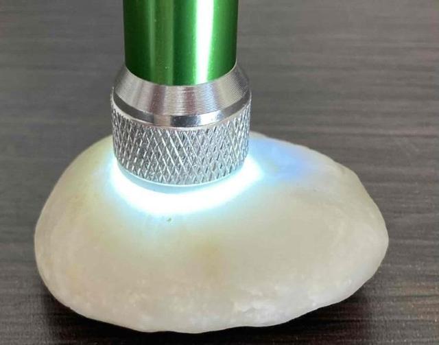 3,300円スタート!「お守り」や「ワイヤー作家」や「ジュエリー作家」の素材に阿波翡翠(ジェイド)原石 < 女性ファッション  3,300円スタート!「お守り」や「ワイヤー作家」や「ジュエリー作家」の素材に阿波翡翠(ジェイド)原石 < 女性ファッションの