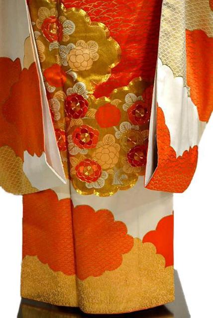 【最高峰】新品同様 本金箔 金駒シシュウ 雲取り吉祥花文 クリーニング済 振袖 身丈164cm 裄丈64.5cm T3407 < 女性ファッション  【最高峰】新品同様 本金箔 金駒シシュウ 雲取り吉祥花文 クリーニング済 振袖 身丈164cm 裄丈64.5cm T3407 < 女性ファッションの