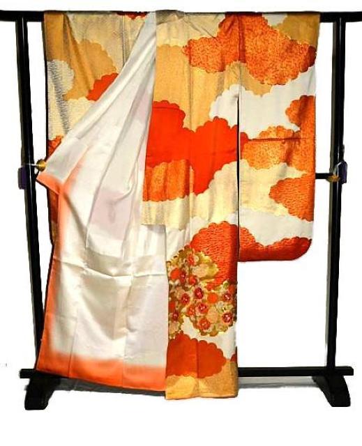 【最高峰】新品同様 本金箔 金駒シシュウ 雲取り吉祥花文 クリーニング済 振袖 身丈164cm 裄丈64.5cm T3407 < 女性ファッション  【最高峰】新品同様 本金箔 金駒シシュウ 雲取り吉祥花文 クリーニング済 振袖 身丈164cm 裄丈64.5cm T3407 < 女性ファッションの