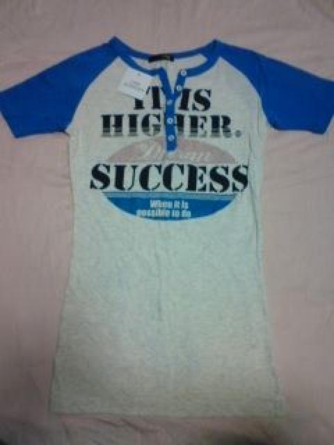 ロング丈Tシャツ ブルー×アイボリーサーフ アゲハ新品タグ 激安 < 女性ファッション  ロング丈Tシャツ ブルー×アイボリーサーフ アゲハ新品タグ 激安  < 女性ファッションの