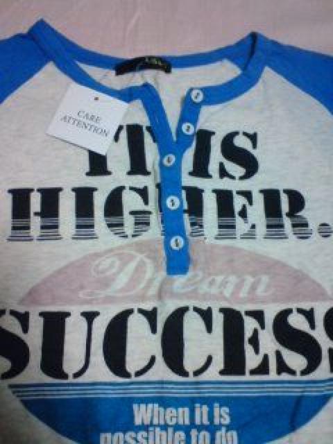 ロング丈Tシャツ ブルー×アイボリーサーフ アゲハ新品タグ 激安 < 女性ファッション  ロング丈Tシャツ ブルー×アイボリーサーフ アゲハ新品タグ 激安 < 女性ファッションの