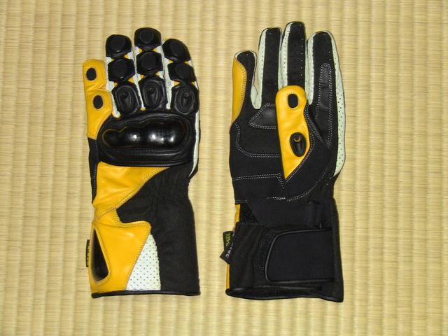 未使用!牛革パンチング加工 プロテクター装備 グローブ < 自動車/バイク 未使用!牛革パンチング加工 プロテクター装備 グローブ < 自動車/バイク
