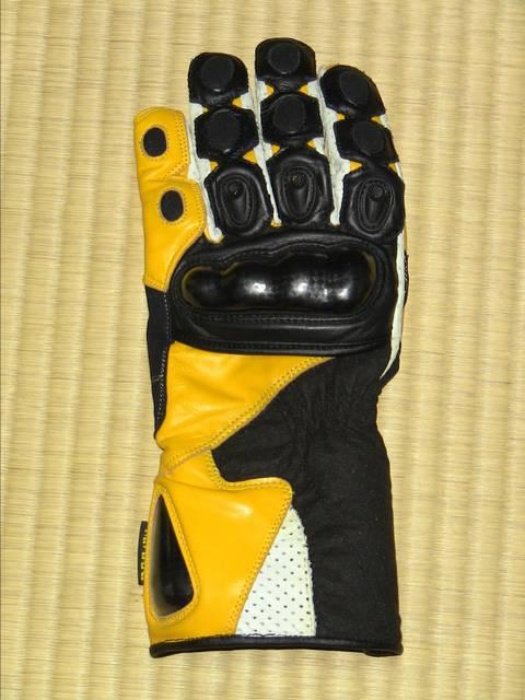 未使用!牛革パンチング加工 プロテクター装備 グローブ < 自動車/バイク 未使用!牛革パンチング加工 プロテクター装備 グローブ < 自動車/バイク