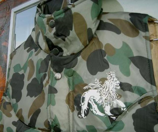 Jah Lion 中綿 Camo スキーベスト レゲエ ライオン カモ 迷彩 < 男性ファッション  Jah Lion 中綿 Camo スキーベスト レゲエ ライオン カモ 迷彩 < 男性ファッションの