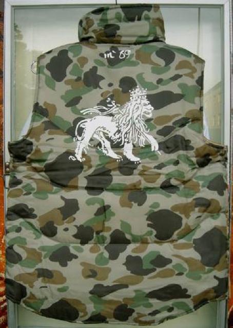 Jah Lion 中綿 Camo スキーベスト レゲエ ライオン カモ 迷彩 < 男性ファッション  Jah Lion 中綿 Camo スキーベスト レゲエ ライオン カモ 迷彩 < 男性ファッションの