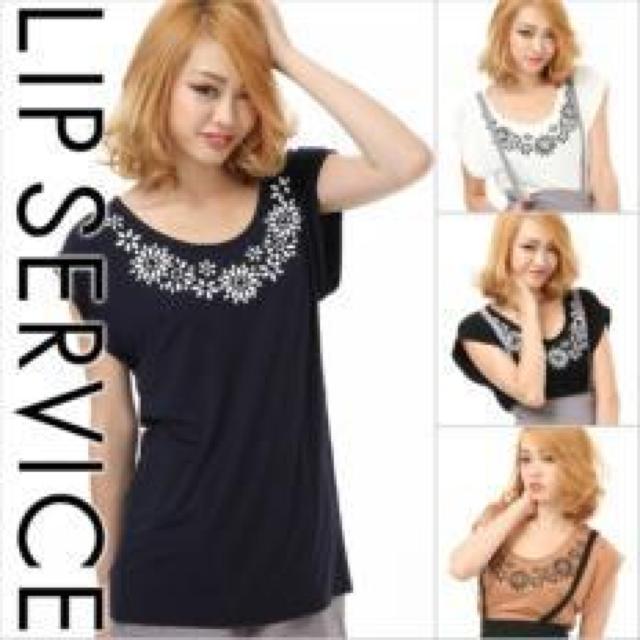 【LIP SERVICE/リップサービス】《New》首もと.フラワーデザイン★ノースリーブ・Teeシャツ<ベージュ> < ブランド 【LIP SERVICE/リップサービス】《New》首もと.フラワーデザイン★ノースリーブ・Teeシャツ<ベージュ> < ブランドの