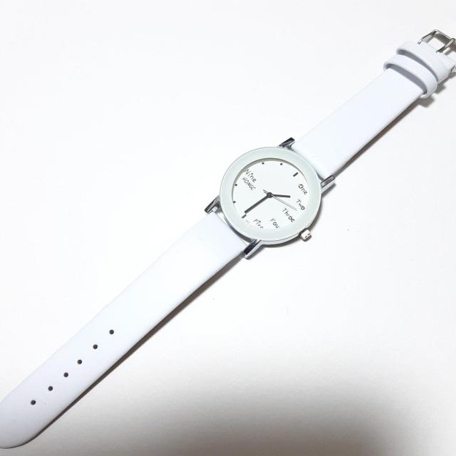 新品 腕時計 英語数字 シンプルイ プライベート 白 < 女性アクセサリー/時計  新品 腕時計 英語数字 シンプルイ プライベート 白 < 女性アクセサリー/時計の