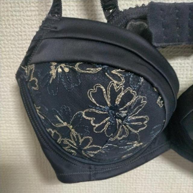 トリンプ アモスタイル  ワイヤーブラジャー B75/C75 新品 < 女性ファッション  トリンプ アモスタイル  ワイヤーブラジャー B75/C75 新品 < 女性ファッションの