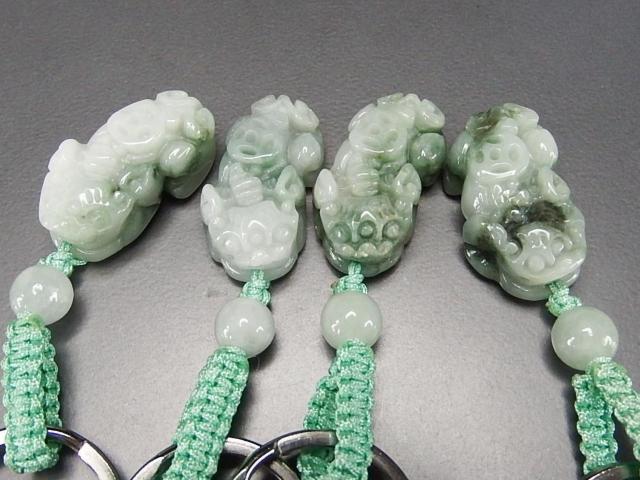 レア天然石柄入りひすい本翡翠ヒキュウ彫りキーホルダー小型お守り < 男性ファッション  レア天然石柄入りひすい本翡翠ヒキュウ彫りキーホルダー小型お守り < 男性ファッションの
