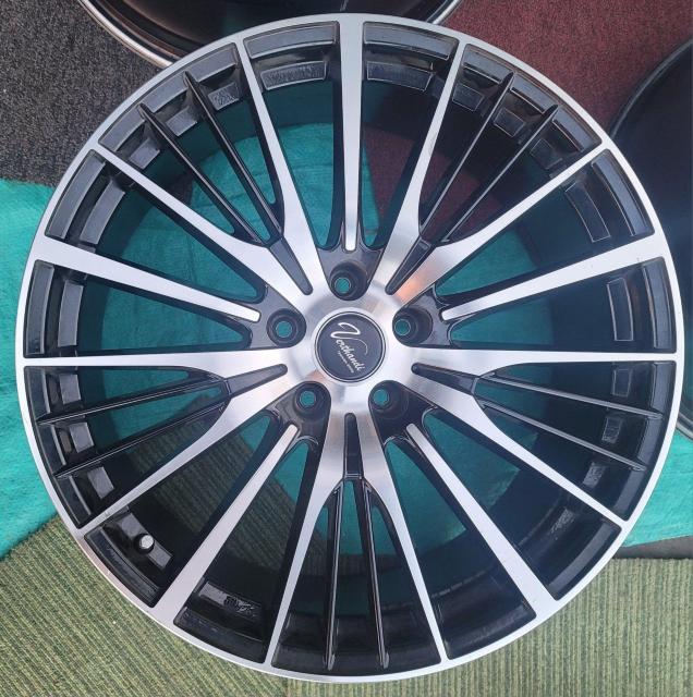 Venthandi FUfB A~zC[ 20C` 8.5J+38 114.3/5H zC[̂4{ZbgAt@[  /oCN