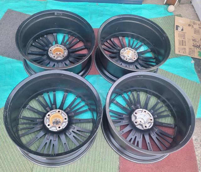 Venthandi FUfB A~zC[ 20C` 8.5J+38 114.3/5H zC[̂4{ZbgAt@[  /oCN