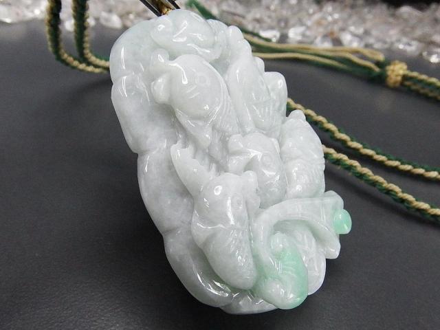 逸品一点物緑入りひすい本翡翠蓮の葉鯉6匹如意両面手彫り天然石木綿紐ネックレス < 女性アクセサリー/時計 逸品一点物緑入りひすい本翡翠蓮の葉鯉6匹如意両面手彫り天然石木綿紐ネックレス < 女性アクセサリー/時計の