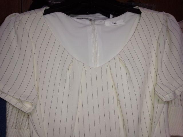 白ストライプ 膝丈ワンピース半袖 前リボン結び日本製S〜M < 女性ファッション  白ストライプ 膝丈ワンピース半袖 前リボン結び日本製S〜M < 女性ファッションの