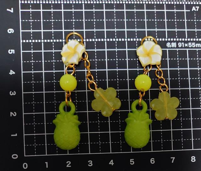 ハンドメイド♪使い方色々!ツインアクセサリーチャーム【パーツなし】トロピカルパイン☆夏アクセに☆ < 女性ファッション  ハンドメイド♪使い方色々!ツインアクセサリーチャーム【パーツなし】トロピカルパイン☆夏アクセに☆ < 女性ファッションの