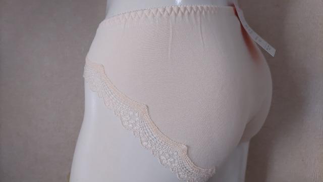 新品タグ付き Lサイズ グラモア クリーム 定価1980円 < 女性ファッション  新品タグ付き Lサイズ グラモア クリーム 定価1980円 < 女性ファッションの