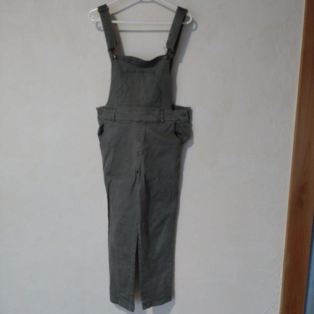 LUGIVAカーキ色オーバーオール < 女性ファッション LUGIVAカーキ色オーバーオール < 女性ファッションの