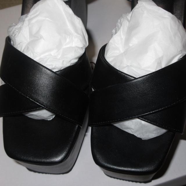 未使用☆グレイルGRL*太ヒールサンダル*ストラップ付き(ブラック系) < ブランド 未使用☆グレイルGRL*太ヒールサンダル*ストラップ付き(ブラック系) < ブランドの