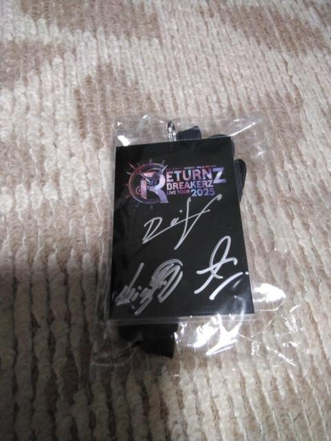 BREAKERZ 直筆サイン入りオリジナルパス RETURNZ 非売品 < タレントグッズ BREAKERZ 直筆サイン入りオリジナルパス RETURNZ 非売品 < タレントグッズの