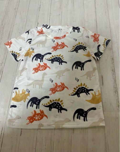 新品未使用★恐竜柄★白Tシャツ★5-6M(104-116cm) < キッズ/ベビー 新品未使用★恐竜柄★白Tシャツ★5-6M(104-116cm) < キッズ/ベビーの