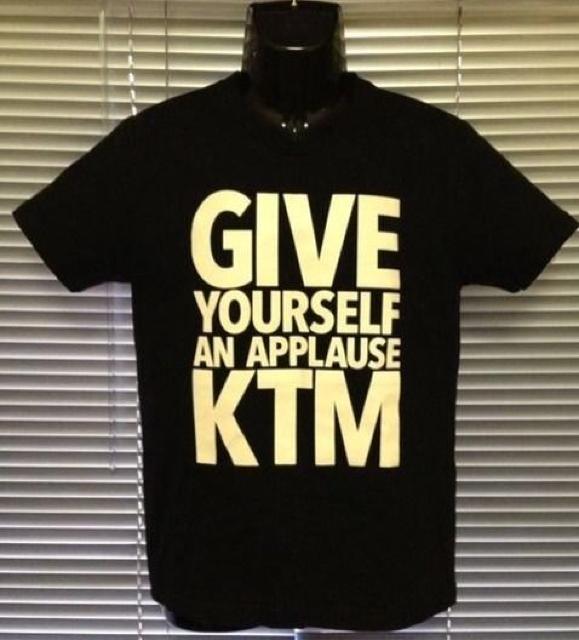 《ケツメイシ》Tシャツ 大蔵 RYO DJ KOHNO RYOJI HIP HOP 古着 ヒップホップ KTM ヴィンテージ < タレントグッズ  《ケツメイシ》Tシャツ 大蔵 RYO DJ KOHNO RYOJI HIP HOP 古着 ヒップホップ KTM ヴィンテージ < タレントグッズの
