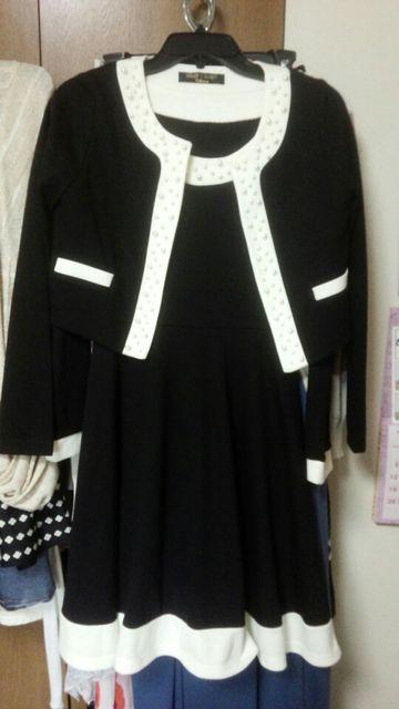 黒フレアワンピースジャケットスーツ2ピース白真珠フリーS〜M < 女性ファッション  黒フレアワンピースジャケットスーツ2ピース白真珠フリーS〜M < 女性ファッションの