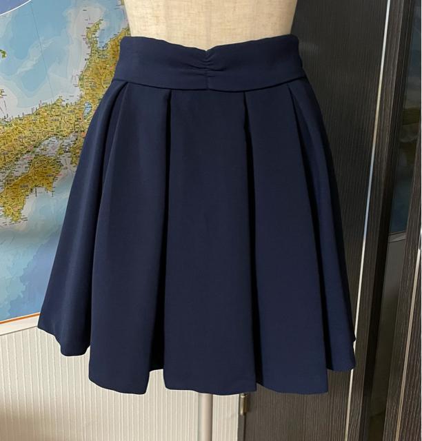 INGNI フレアスカート プリーツスカート Mサイズ 美品 < ブランド  INGNI フレアスカート プリーツスカート Mサイズ 美品  < ブランドの