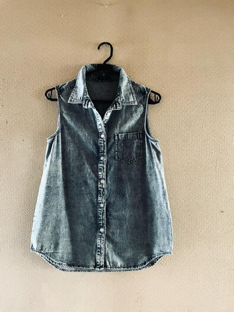 【MOUTH VALLEY】ケミカルウォッシュ◆ノースリーブデニムシャツ < 女性ファッション  【MOUTH VALLEY】ケミカルウォッシュ◆ノースリーブデニムシャツ  < 女性ファッションの