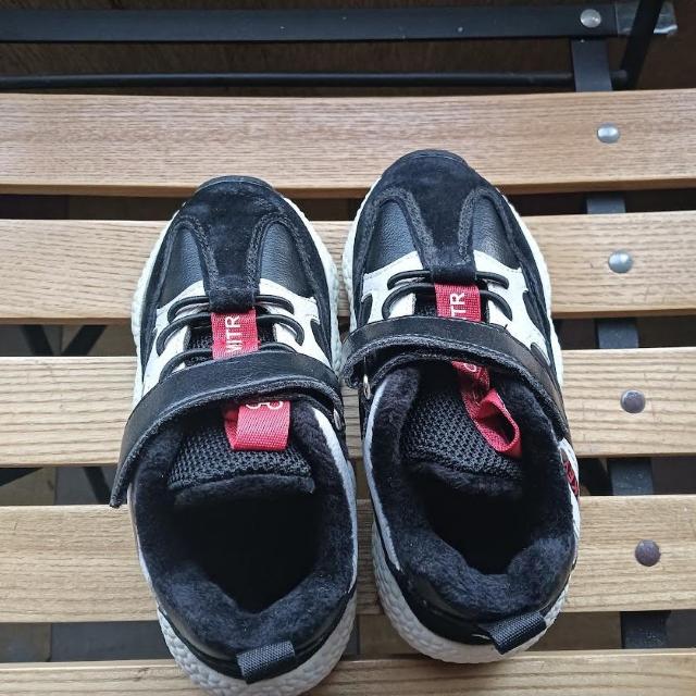 新品 18cm スニーカー ブラック 子供靴 キッズ 靴 シューズ カジュアル < キッズ/ベビー  新品 18cm スニーカー ブラック 子供靴 キッズ 靴 シューズ カジュアル < キッズ/ベビーの