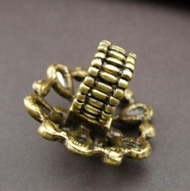 新品ゴスロリ姫系アンティーク調ゴシックリング指輪 < 女性アクセサリー/時計  新品ゴスロリ姫系アンティーク調ゴシックリング指輪 < 女性アクセサリー/時計の