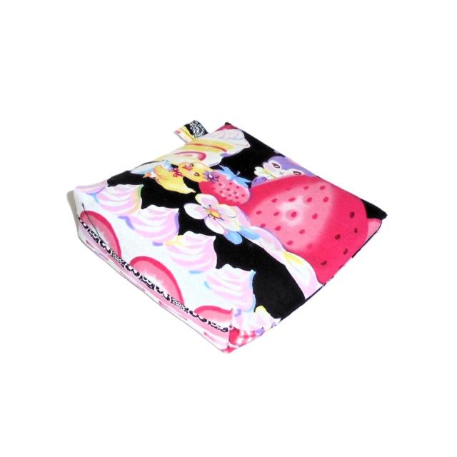 【15p幅】◆苺カップケーキ・ひよこ・チラリうさぎ×黒地◆ファスナーポーチ < 女性ファッション 【15p幅】◆苺カップケーキ・ひよこ・チラリうさぎ×黒地◆ファスナーポーチ < 女性ファッションの