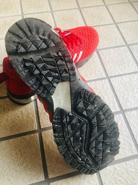 �����Y�X�j�[�J�[�@26.5�B �� �j���t�@�b�V������ 