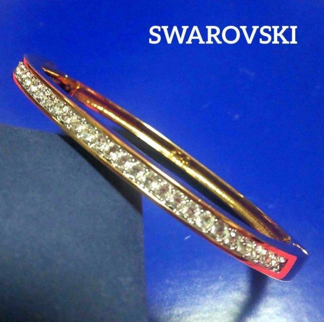 SWAROVSKI ゴールド クリスタル バングル、美品 < ブランド  SWAROVSKI ゴールド クリスタル バングル、美品  < ブランドの