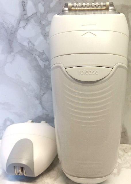 中古品 ブラウン シルク・エピル 脱毛器 BRAUN Silk epil ビューティー ヘルスケア ボディケア < 家電/AV  中古品 ブラウン シルク・エピル 脱毛器 BRAUN Silk epil ビューティー ヘルスケア ボディケア < 家電/AVの