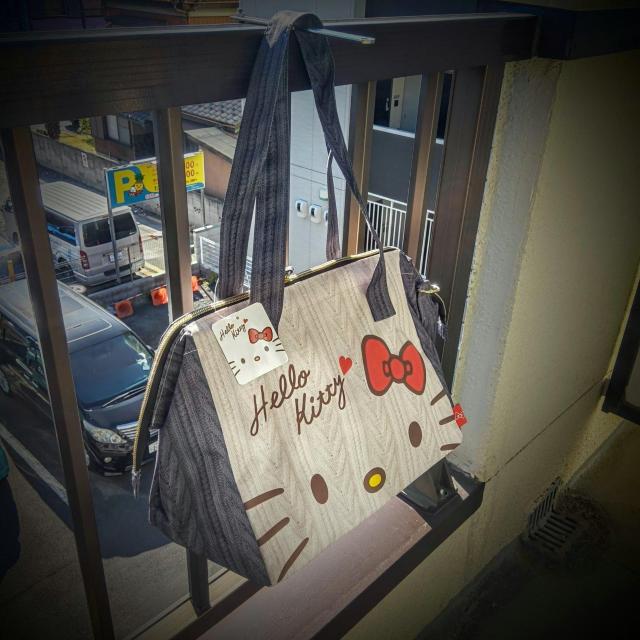 ハローキティ ガマグチバッグ ニット風 ボストンバッグ 約30センチ?約25センチ  < おもちゃ  ハローキティ ガマグチバッグ ニット風 ボストンバッグ 約30センチ?約25センチ  < おもちゃの