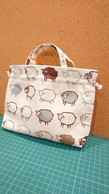ハンドメイド 巾着(ひつじ柄 小) < 女性ファッション  ハンドメイド 巾着(ひつじ柄 小) < 女性ファッションの