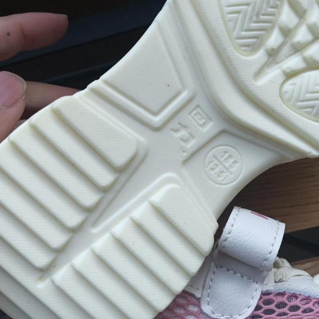 新品 16.5cm スニーカー ピンク 子供靴 キッズ 靴 シューズ カジュアル < キッズ/ベビー  新品 16.5cm スニーカー ピンク 子供靴 キッズ 靴 シューズ カジュアル < キッズ/ベビーの