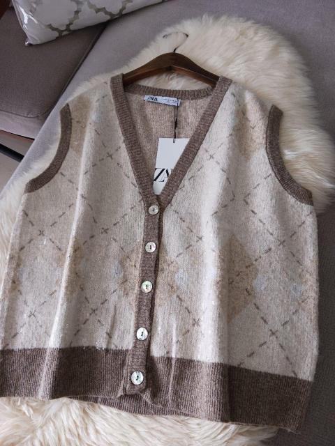 ZARAベスト★キラキラスパンコールのニットベスト/タグ付き新品♪ < ブランド ZARAベスト★キラキラスパンコールのニットベスト/タグ付き新品♪ < ブランドの