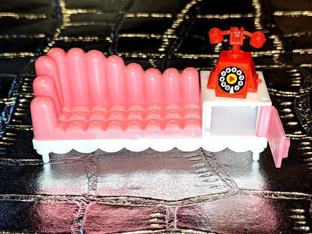 ミニチュア 家具 ソファ 電話 棚 昭和 レトロ グリコ オマケ < ホビー ミニチュア 家具 ソファ 電話 棚 昭和 レトロ グリコ オマケ < ホビーの